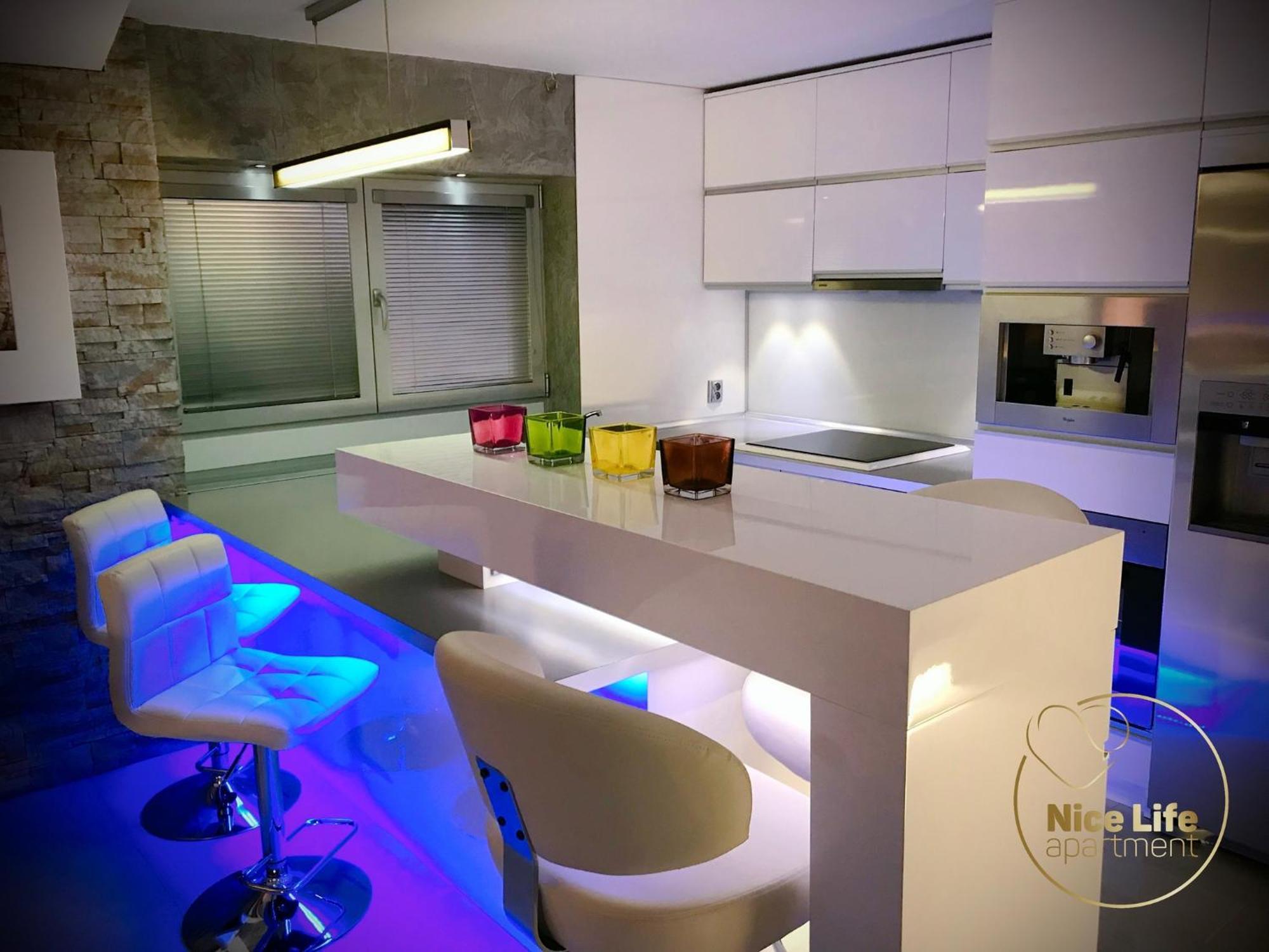 Nice Life - Luxury Apartment In The Old Town. Братислава Екстер'єр фото
