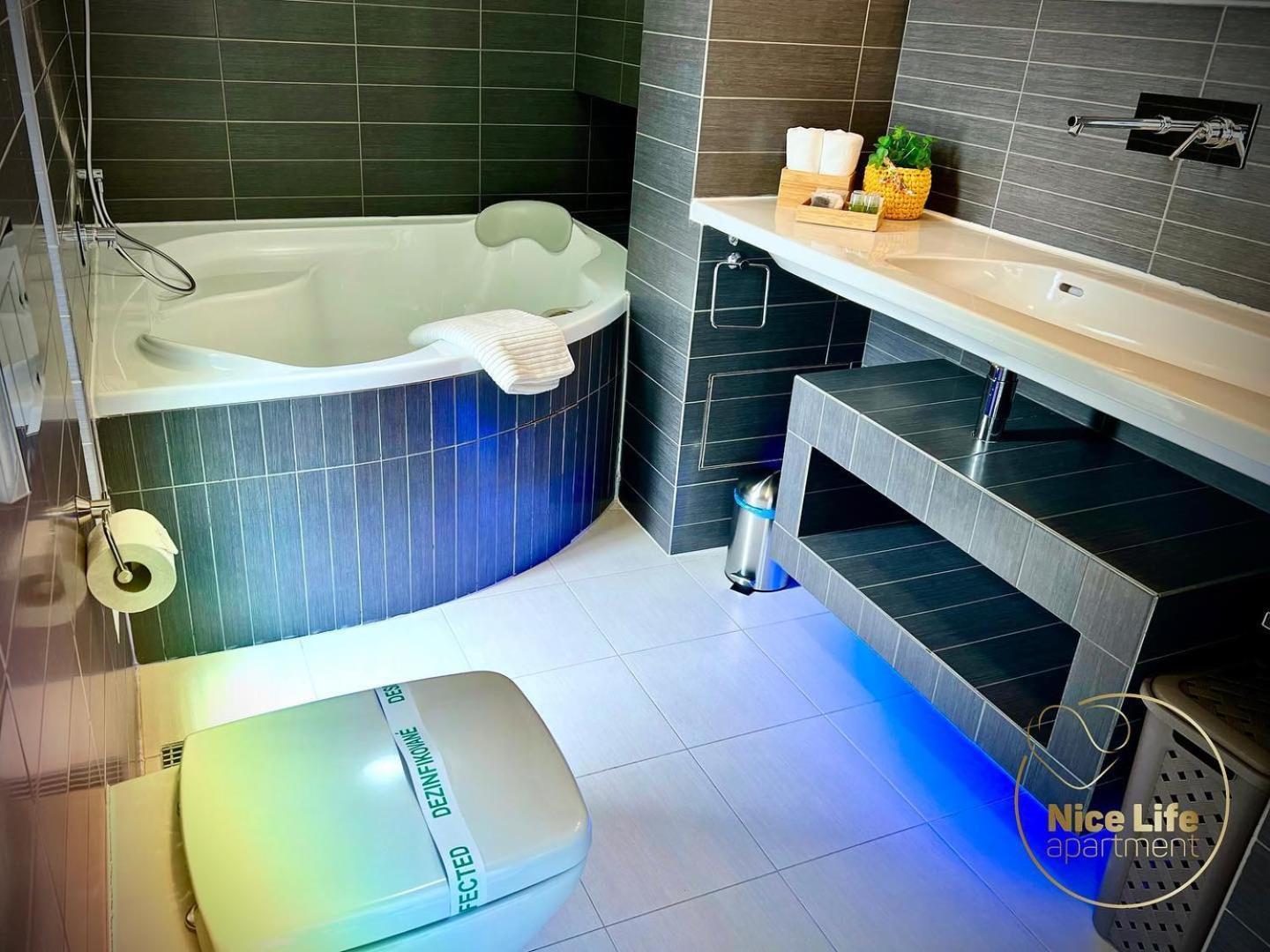 Nice Life - Luxury Apartment In The Old Town. Братислава Екстер'єр фото